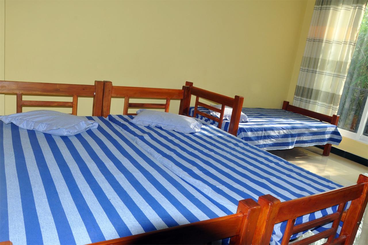 Hotel Pearl Gate Chilaw Exteriör bild