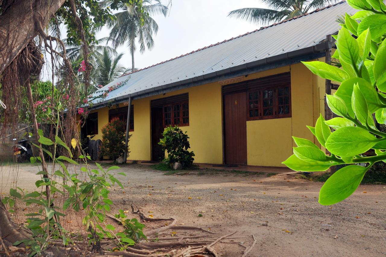 Hotel Pearl Gate Chilaw Exteriör bild