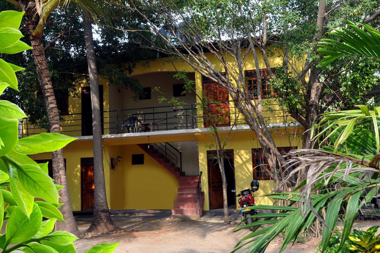 Hotel Pearl Gate Chilaw Exteriör bild