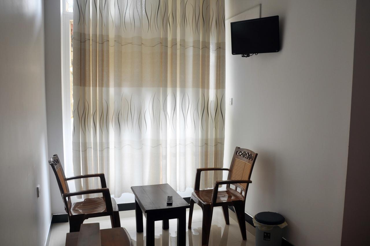 Hotel Pearl Gate Chilaw Exteriör bild
