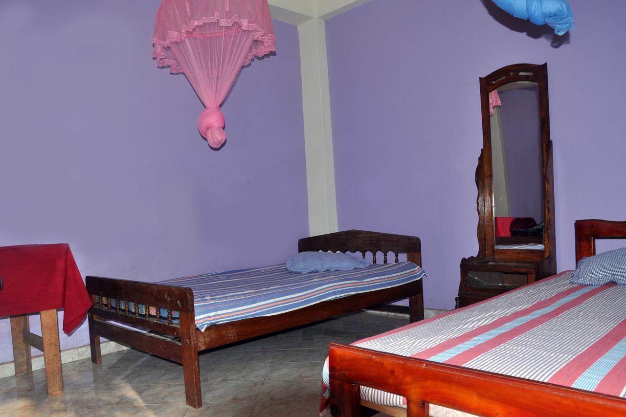 Hotel Pearl Gate Chilaw Exteriör bild