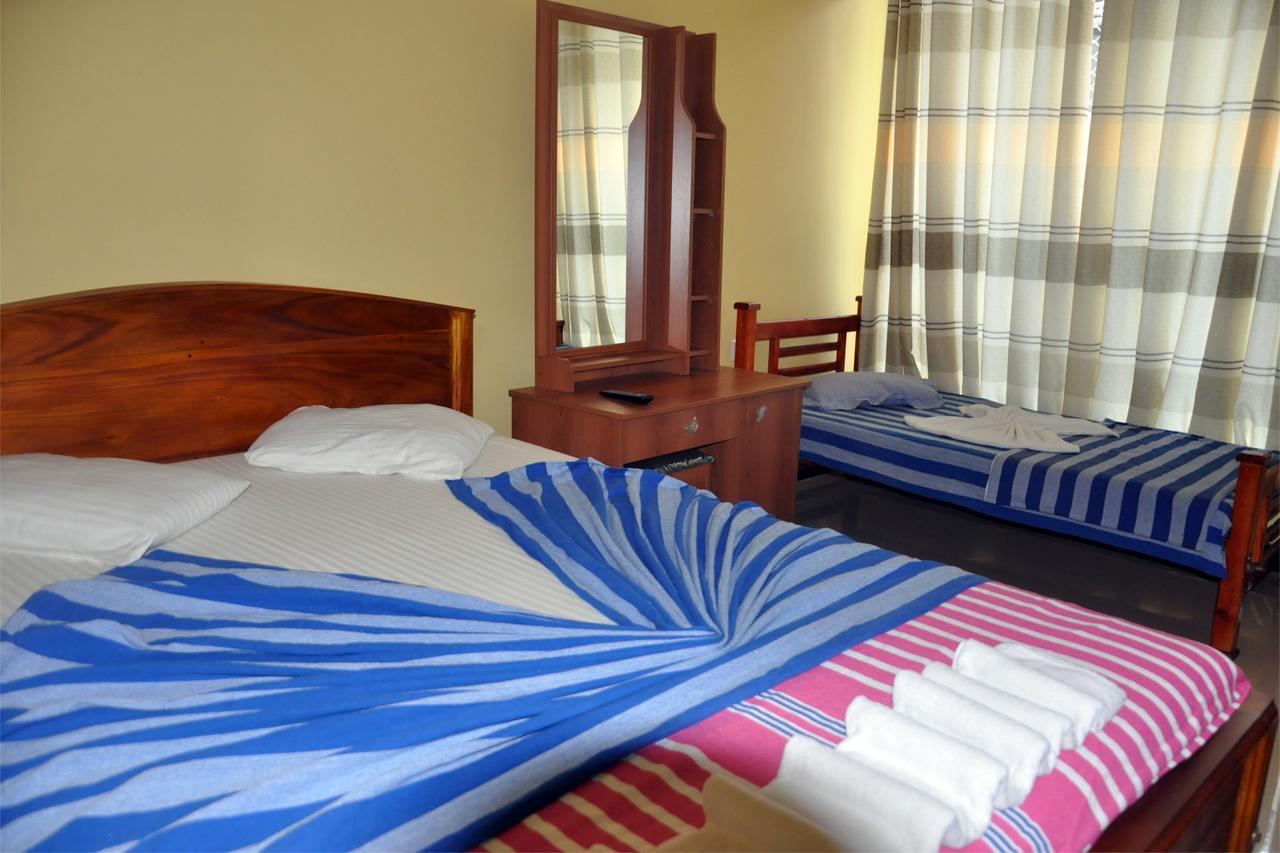 Hotel Pearl Gate Chilaw Exteriör bild
